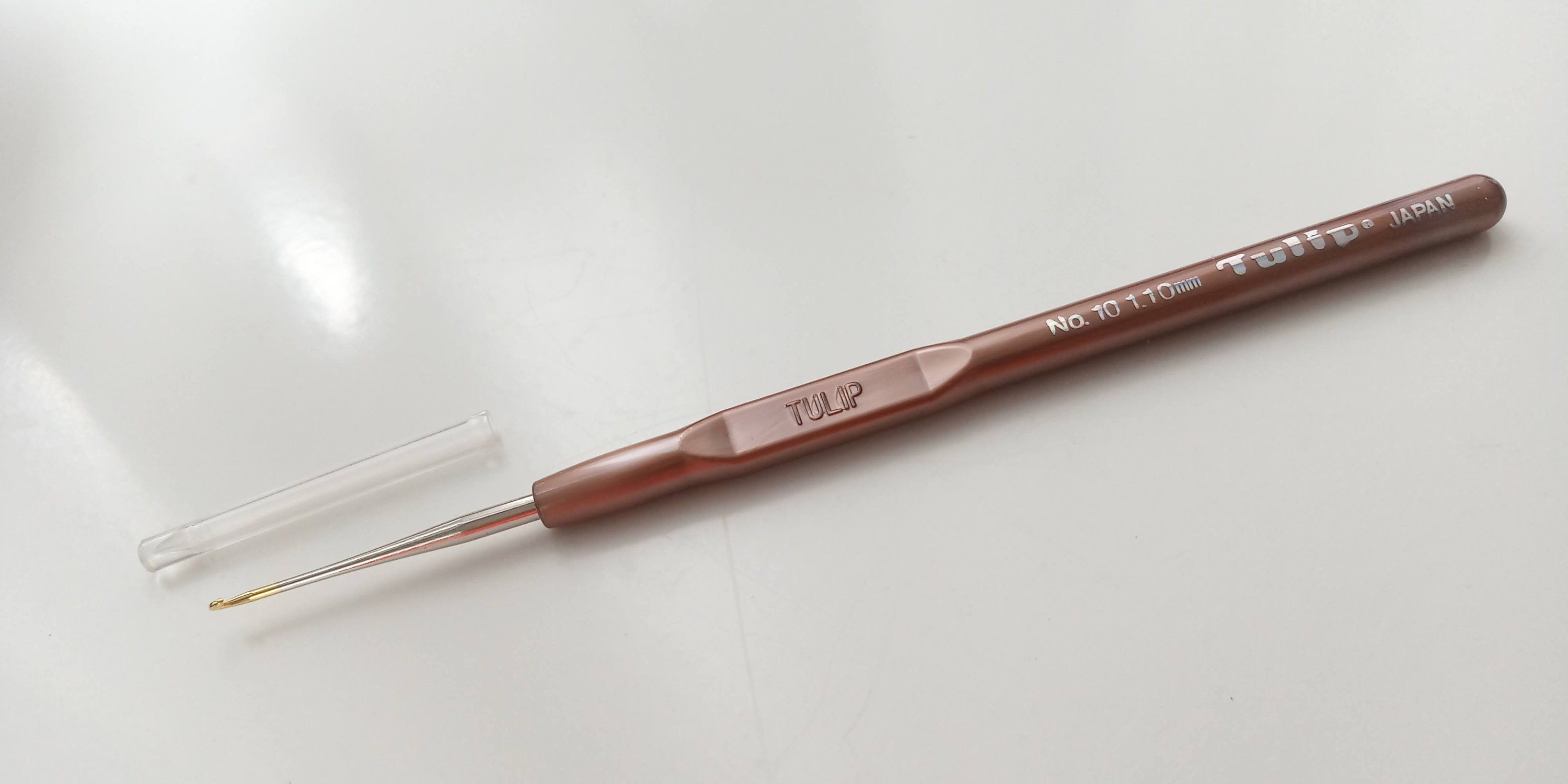 チューリップ ファインスチールかぎ針 快適なプラスチックハンドル付き