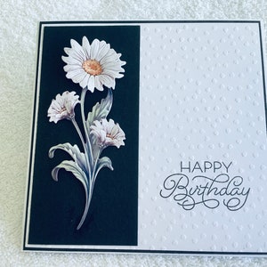 Cartão especial.....Cartão de feliz aniversário com muitas dimensões......Cartão de aniversário feito à mão....Feliz aniversário.......Cartão....