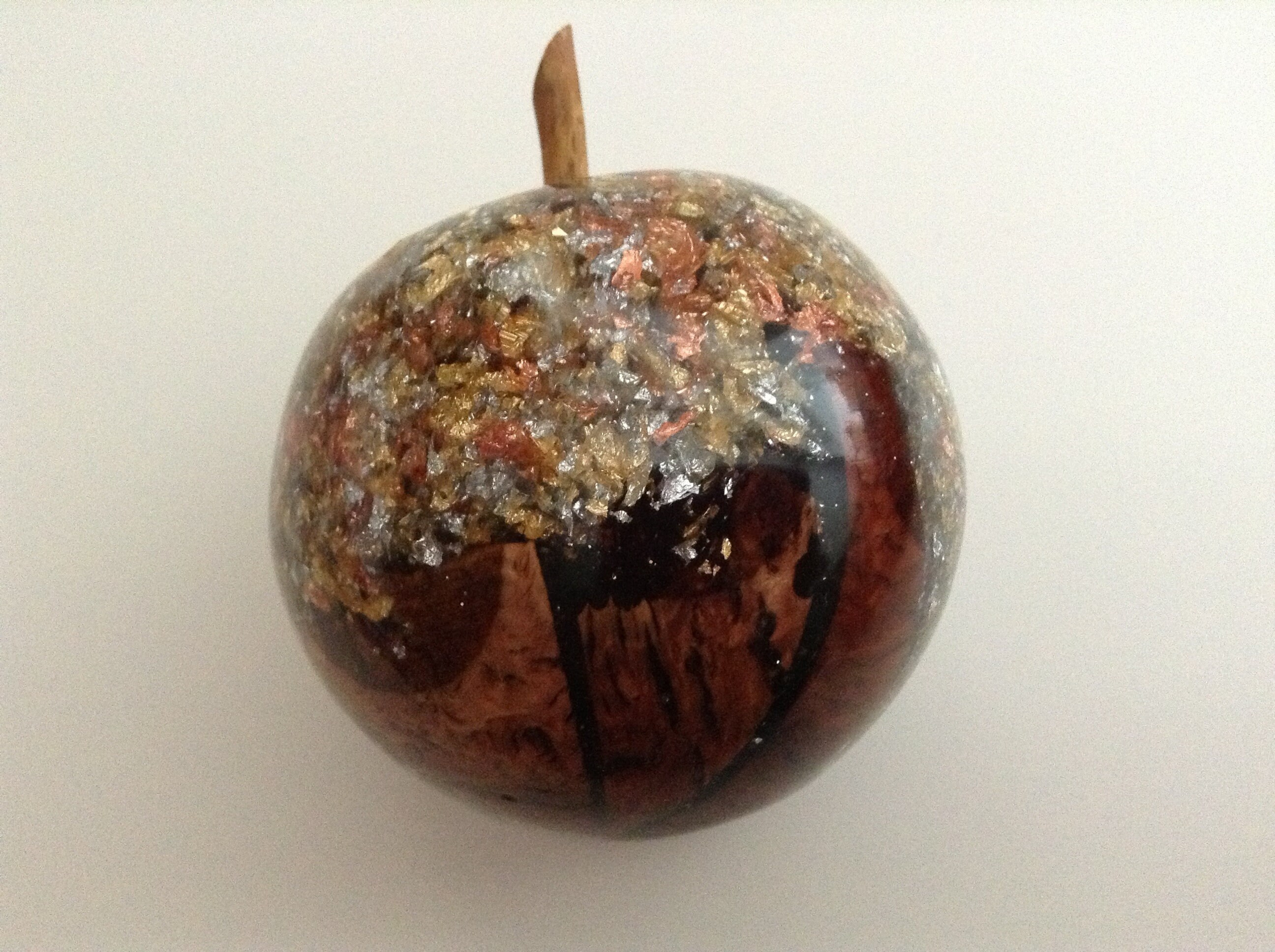Pomme Décorative En Bois Tournée à La Main - Jaune - Objet Artisanal
