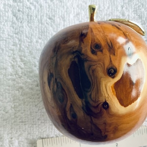 Hand Turned.....Figured and Birds Eye English Yew Apple....Gold Colour Leaf…Wood Sourced From Around Sherwood Forest...Robin Hood Country….