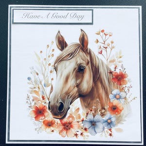Buona giornata, biglietto d'auguri a tema cavallo... Matrimonio, Anniversario, Compleanno, Ti penso... Mamma, Sorella, Figlia, Partner, Amica, Zia, Papà, Fratello, Figlio.