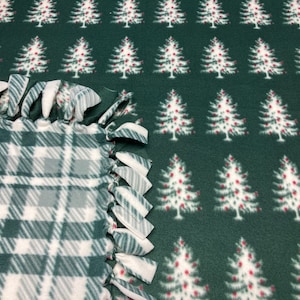 Christmas Tree Fleece Blanket/ No Sew Fleece Blanket/ Large Fleece Blanket/ Tie Fleece Blanket/ Christmas Fleece Blanket/ Reversible Blanket