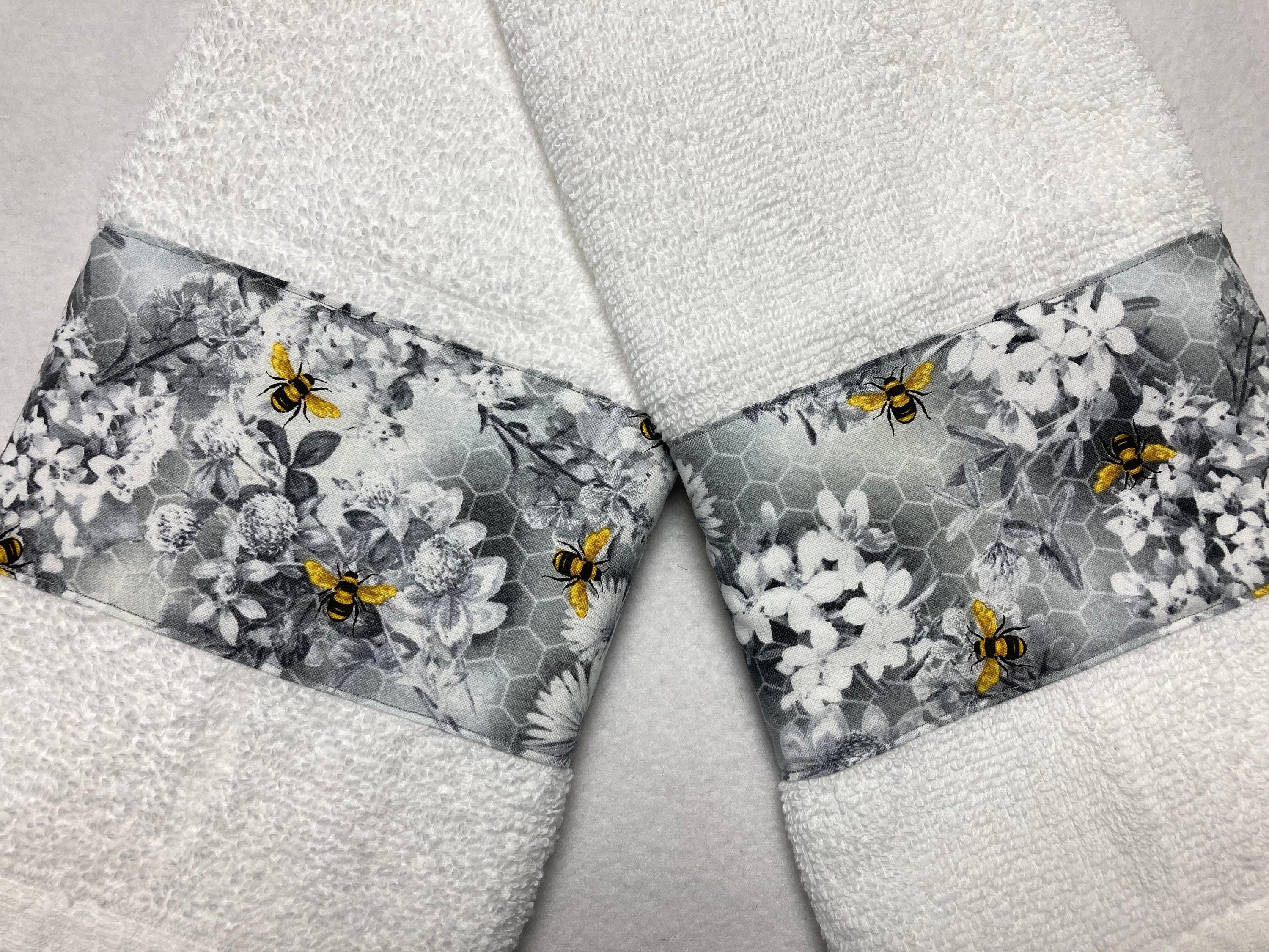 Honeybee Hand Towel: Cotton Bath Towel With Floral Honeycomb - Etsy, image size:3000x2250