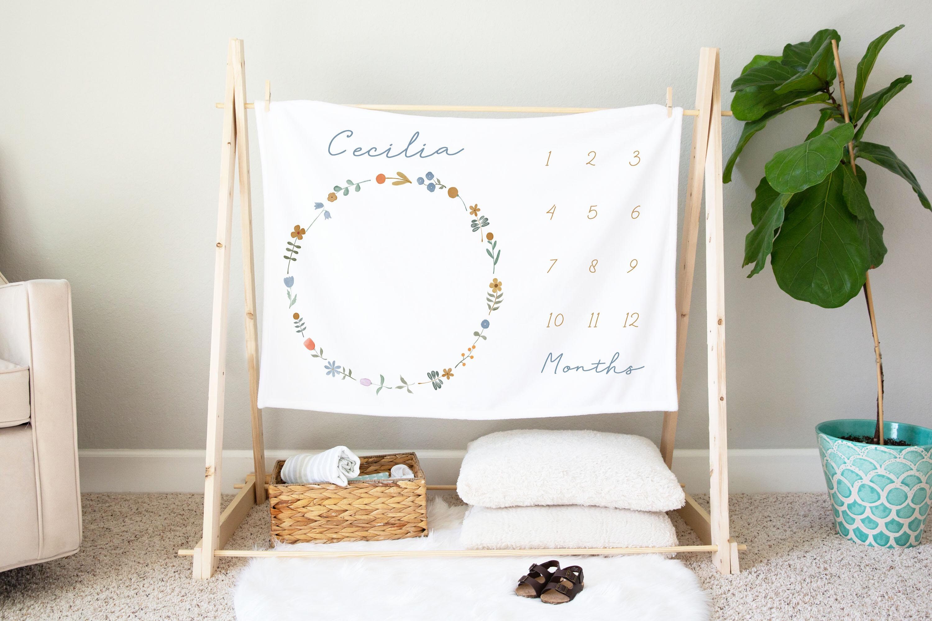 Cottagecore Baby Milestone Blanket: Custom Boho Wreath Design for Monthly Photos