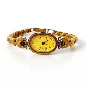 Gold vintage women&#39;s watch. Dainty gold watch. Cocktail watch woman. Solid bracelet watch. Christmas gift. Small gold vintage wristwatch