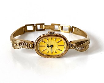 Unique super small rose gold vintage women's watch. Rose gold bangle dainty watch. Petite ladies watch. Small wrist watch. Engraved watch