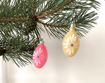 Beautiful Pink Yellow Vintage Christmas Ornaments Christmas Tree Decor Glass Ornaments Eggs With Glitter Flowers Hand Blown
