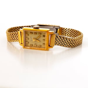 Rectangular women&#39;s golden vintage watch. Dainty gold watch for women. Ladies small watch. Gold watch. Christmas gift. Personalised gift