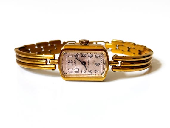 Beautiful golden vintage women's watch. Dainty vintage watch. Ladies gold wristwatch. Small face timeless watch. Small gold watch