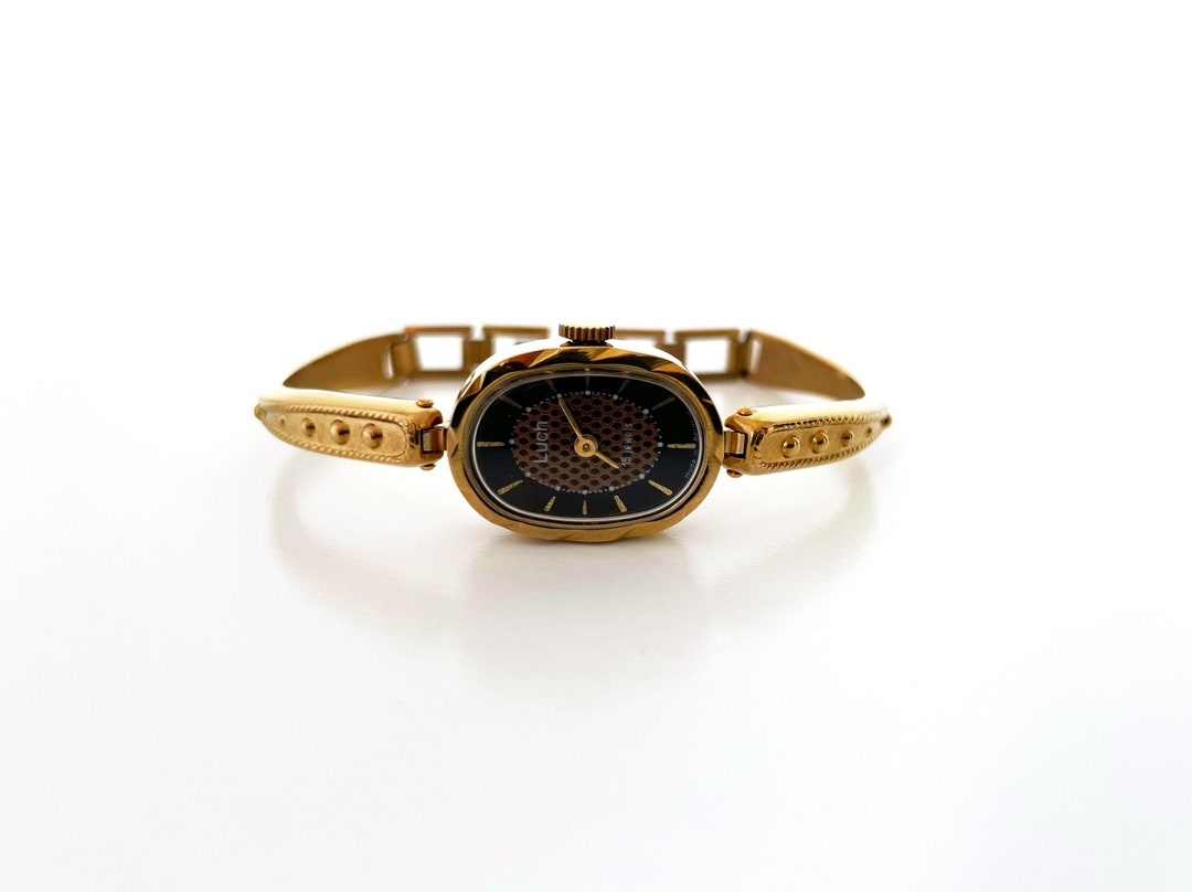 Vintage Gold Women's Watches With Black Face. Timeless Elegance. Retro