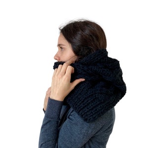 woolen hooded scarf