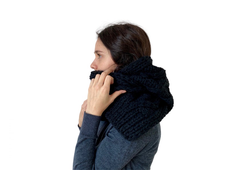 woolen hooded scarf