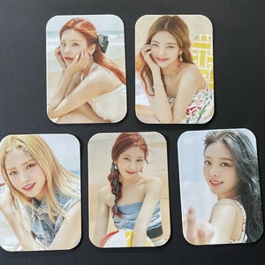 Kpop Itzy Photocards (Seasons Greetings 2022)