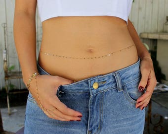 Ceinture fine en forme de chaîne - Bijoux de corps remplis d'or 14 carats - Ne ternit pas - Résistant à la transpiration et à l'eau - Chaîne de taille - Accessoire de bikini