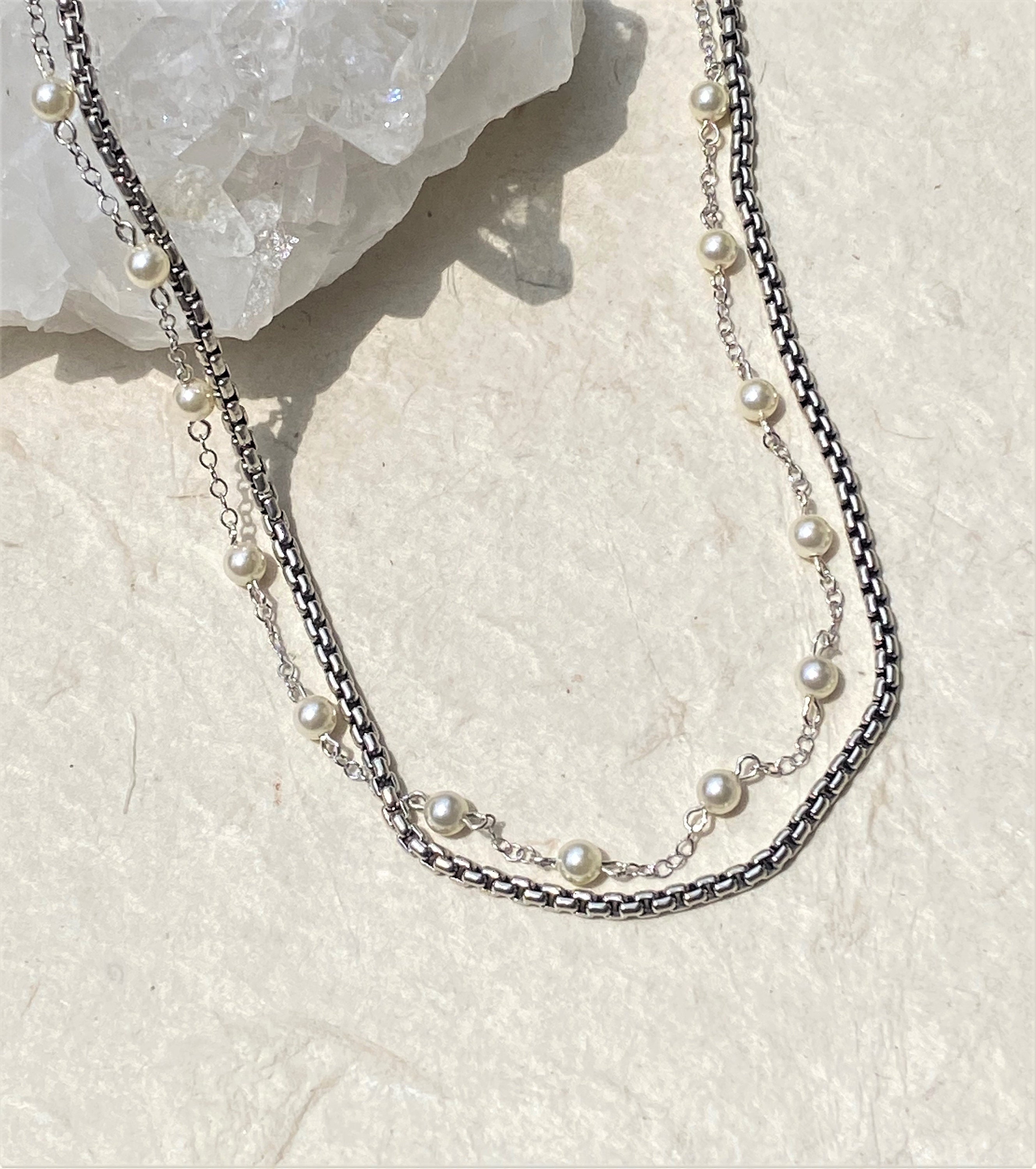 【TommassiniJewelry】Pearl Station Chain Layeredネックレス Pearl Station Necklace, Pearl Necklace, Layered Pearl