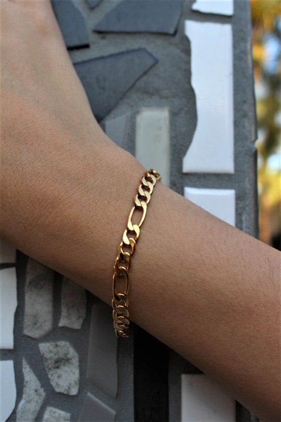 Hammered Initial Figaro Chain Bracelet (Gold)