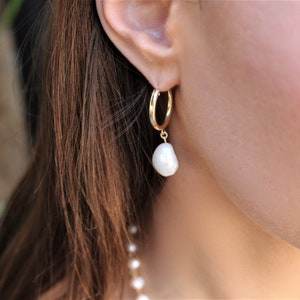 Baroque Pearl Hoops Earrings / Pearl Huggie Earrings * Pearl Hoops Earrings * Gold Pearl Hoops * Dainty pearl Hoops Earrings, Summer Earring