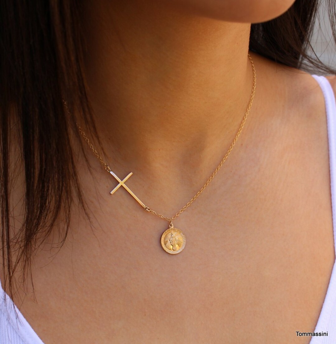 横向き十字架と聖母マリアのチャームネックレス - 宗教ジュエリー