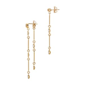 Puede incluir: Un par de pendientes colgantes de oro con un diseño de cadena y barra. Cada pendiente presenta pequeñas piedras transparentes.