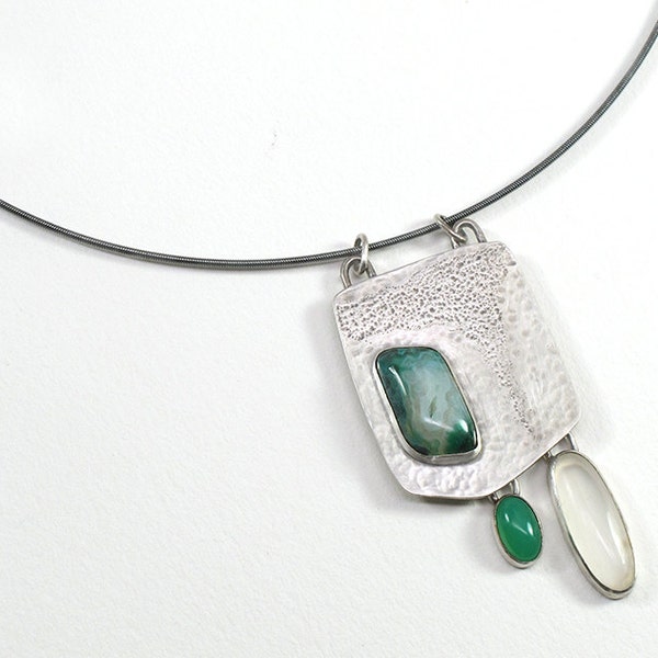 Modern Sterling Silver Pendant with Malachite in Quartz and Dangles of Moonstone and Chrysoprase