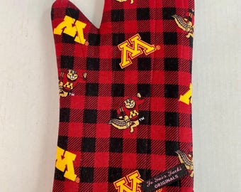 Minnesota Gophers Oven Mitt – Maroon & Gold Fan Gift