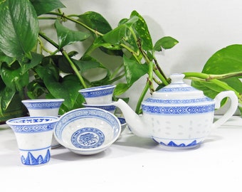 Vintage Sake or Tea Set Rice Grain Pattern Blue and White Porcelain 4 Cups, 4 Dishes and 1 Pot