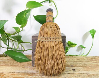 Vintage Hand Broom Whisk Broom 8.5"