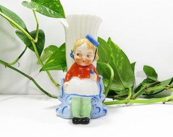 Little Girl Bud Vase- Sweet Girl with Pill Box Hat- **Vase has big chip*** 5" Made in Japan
