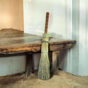 Hearth Broom Vintage 23" Straw with Resin Handle