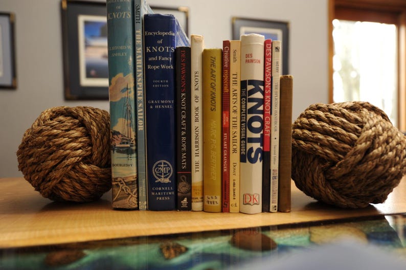Nautical Bookends - Rope Bookends - Nautical Gift - Monkey Fist Knot Bookends - Bookends - (this is for a pair) Tying the knot Bild 3