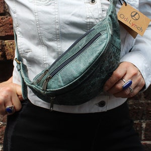 Very bum bag top