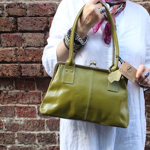 Avocado Olive Green Leather Kiss Lock Handbag: Top Clip Shoulder Bag, 'Doris'