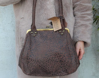 Leopard print leather top clip large bag, Purse in leopard print large, Animal print kiss lock shoulder bag, Perpetua, Shoulder clip handbag