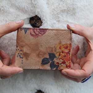 Cartera diminuta floral, Cartera compacta multicompartimentos, Tarjetas monedas y foto, Notas y área de notas con cremallera, Pequeña grande, Mini cartera cuero floral