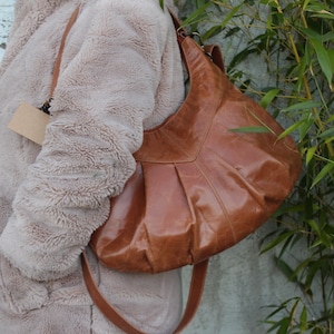 Hobo bag tan, Umhängetasche umwandelbar in Cross Body, Abnehmbarer langer Riemen, Slouchy Tasche aus Leder, Leicht und geräumig, Top Reißverschluss Genf