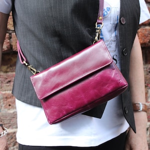 Little bag purple, Mini bag violet leather, front pocket for cards, Detachable strap for clutch option, Perfect mobile phone bag, Francesca