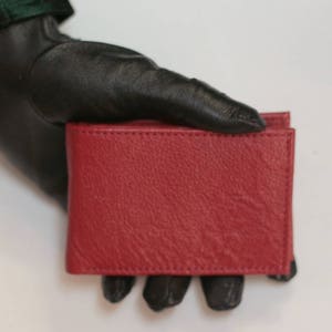 Kleines Kleines Portemonnaie aus rotem Leder, Handgemachtes Echtleder Minimalistisch Rot Leder Geldbörse, Unisex Design, Mini rotes Leder Portemonnaie