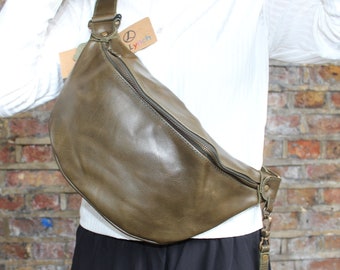 Bum bag over sized, Olive green leather, Fanny pack medium, Med weekend, Fanny Hip bag, Inner organizer detail, Inner card spaces