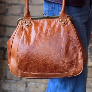 Kiss Clip Lock große tan Leder Geldbörse Tasche, Distressed Leder Top Clip große Schulter Handtasche, Kiss Lock Rahmentasche Spangentasche, Long Drop Petch