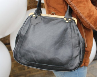 Schoudertas Perpetua zwart lederen tas met clip Kissclip Kisslock Clipframe frametas tas met sluiting
