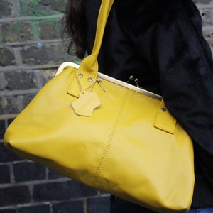 Top clip yellow bag, Leather bag clasp closure, Doris shoulder bag yellow leather clip frame bag with metal frame, Kiss lock shoulder purse