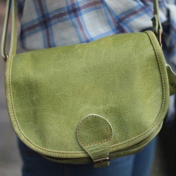 Red Apple Pattern Print Crossbody bags