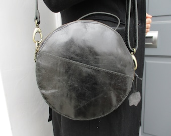 large round purse