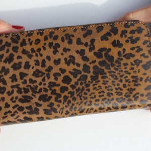 Cartera grande con cremallera envolvente, Cartera con estampado de leopardo, Cartera con cremallera y espacio para varias tarjetas, Cartera grande rectangular de piel auténtica, Bolso de mano