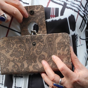 Carteira de couro dourada, carteira com clipe com padrão Paisley, carteira com fecho Evanna, carteira grande art déco, carteira estilo clutch, carteira com bolsa Kiss lock