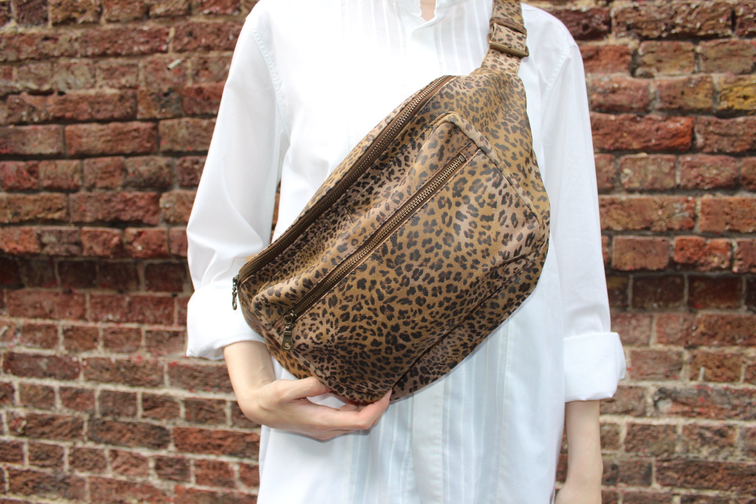 Leopard flap purse