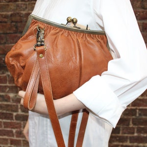 Top clasp tan leather bag, Christina,