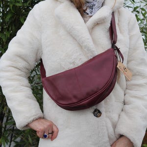 Knödel Geldbörse dunkelrot burgund echt Leder Halbmond Halbmond Design vorne, Brusttasche, verstellbar und Taschen, strapazierfähiges Futter, Bobby