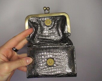 折りたたみ財布 DEINET DEINET SIGNATURE WALLET IN SILVER Dark Silver Clip Wallet, Trifold Textured Leather Purse