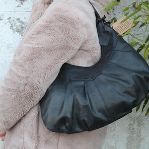 Hobo Tasche Schulter und Umhängetasche, Schwarze Genf Detaillierte Schultertasche, Leder Hobo Tasche, Schultertasche mit abnehmbaren langen Riemen, Boho Handtasche
